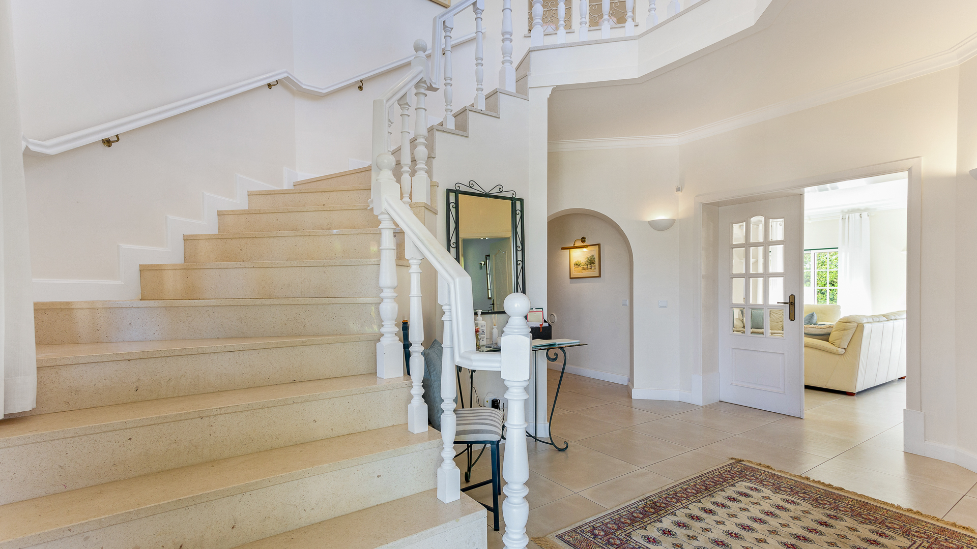 Entrance hall and staircase at Casa Bela